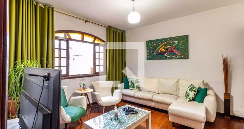 Casa à Venda - Jardim Jussara, 3 Quartos,  250 m2