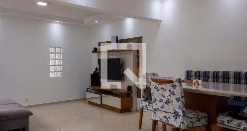 Casa à Venda - Vila Santa Clara, 3 Quartos,  162 m2