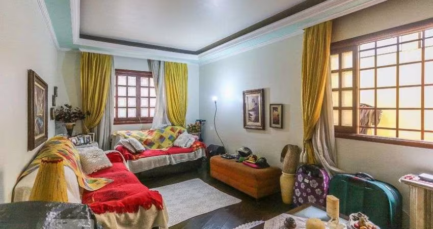 Casa à Venda - Jardim Jussara, 3 Quartos,  180 m2