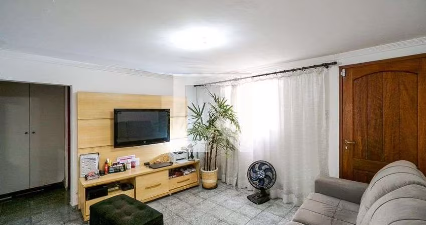 Casa à Venda - Vila Carrão, 2 Quartos,  137 m2