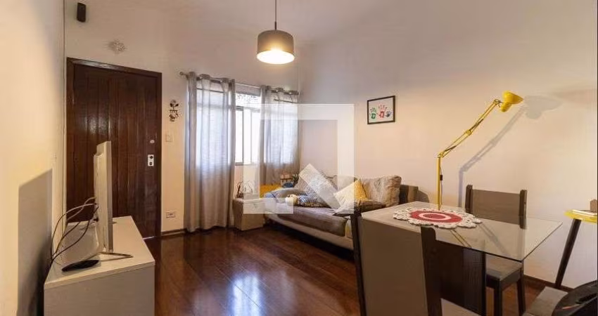 Casa à Venda - Bosque da Saúde, 2 Quartos,  297 m2