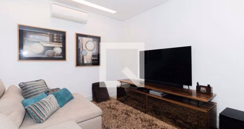 Casa à Venda - Vila Constança , 3 Quartos,  225 m2