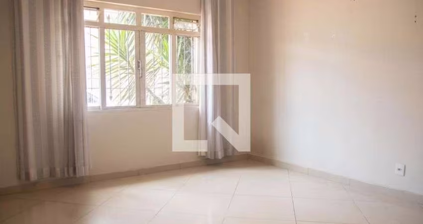 Casa à Venda - Vila Constança , 1 Quarto,  232 m2