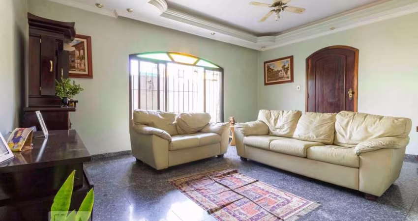 Casa à Venda - Cangaíba, 3 Quartos,  250 m2