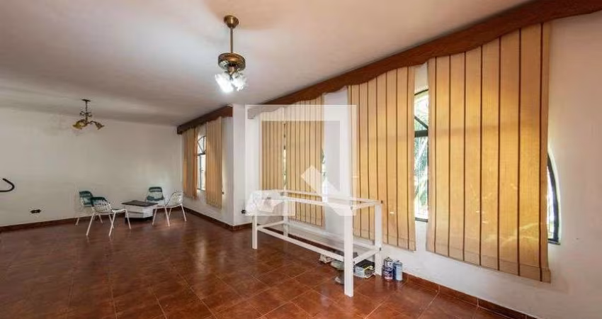 Casa à Venda - Vila Ema, 2 Quartos,  152 m2