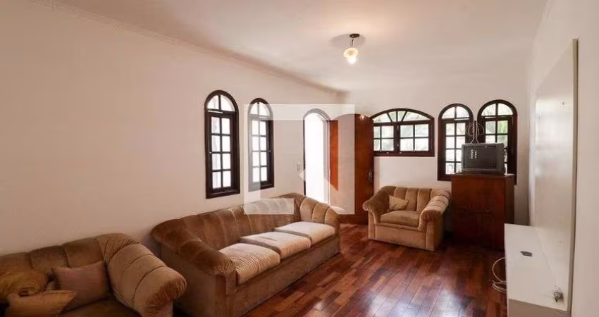 Casa à Venda - Água Fria, 3 Quartos,  230 m2