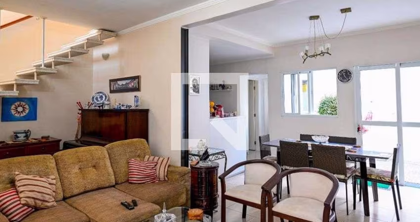 Casa à Venda - Bosque da Saúde, 2 Quartos,  120 m2