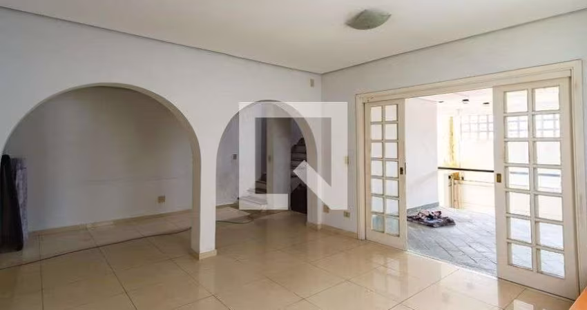 Casa à Venda - Vila Carrão, 3 Quartos,  207 m2