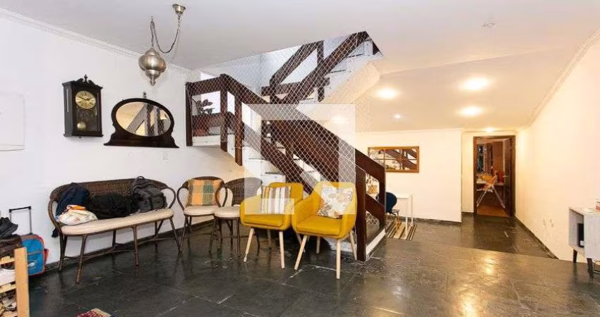 Casa à Venda - Belém, 3 Quartos,  240 m2