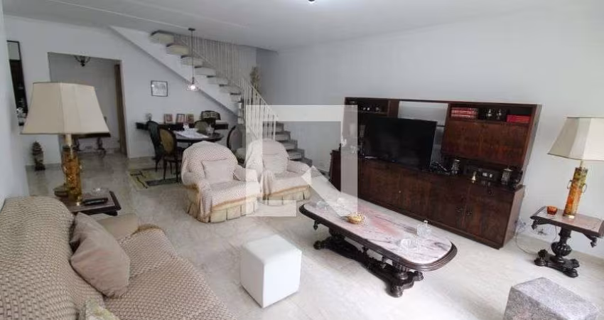 Casa à Venda - Água Fria, 3 Quartos,  220 m2