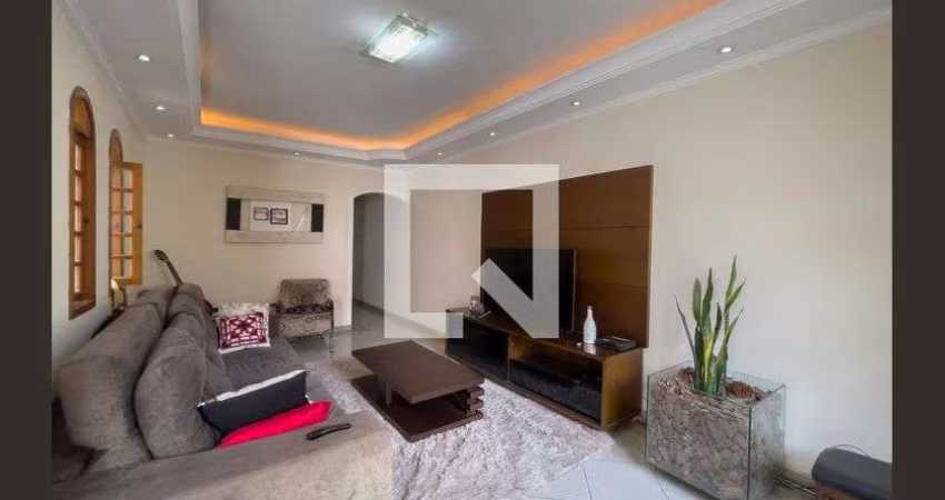 Casa à Venda - Vila Jacuí, 5 Quartos,  323 m2