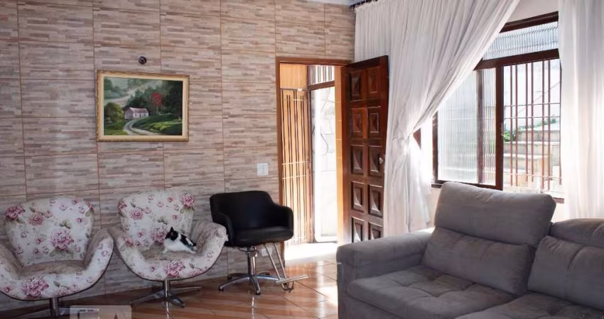 Casa à Venda - Água Fria, 3 Quartos,  210 m2