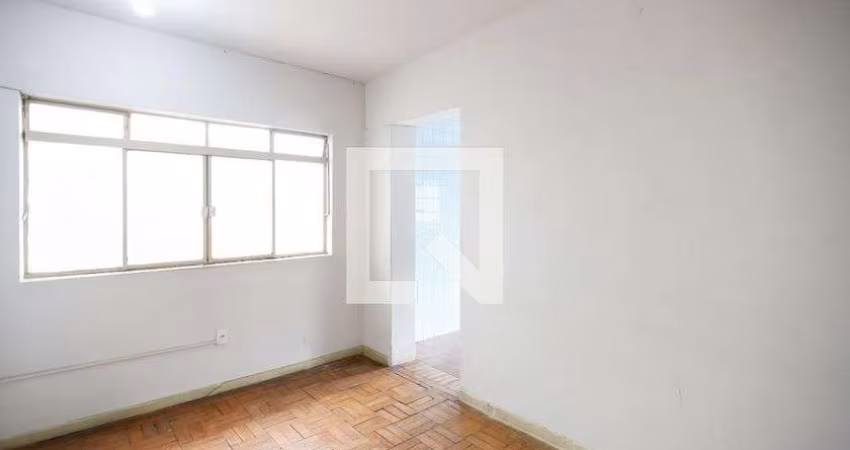 Casa à Venda - Vila Santa Maria, 2 Quartos,  603 m2