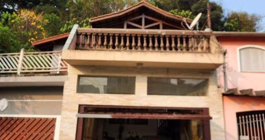 Casa á venda 3 dormitórios 2 vagas na Vila Sônia