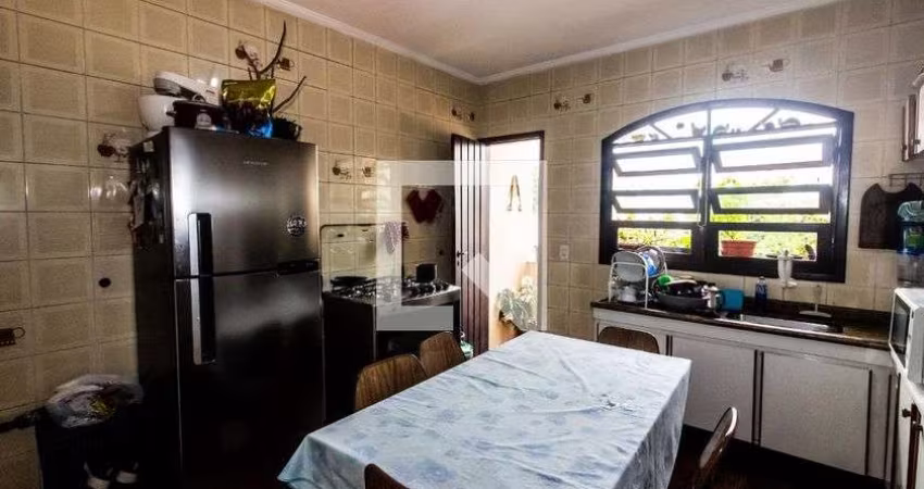 Casa à Venda - Jardim Éster Yolanda, 3 Quartos,  140 m2