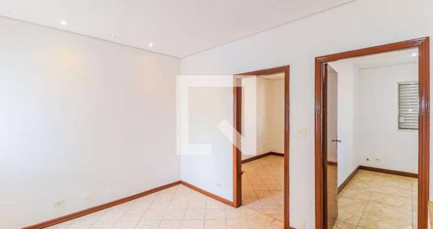 Casa à Venda - Chácara Santo Antonio, 2 Quartos,  120 m2