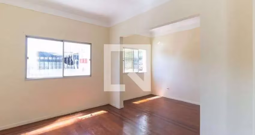 Casa com 3 quartos à venda na Rua Teodureto Souto, --, Cambuci, São Paulo