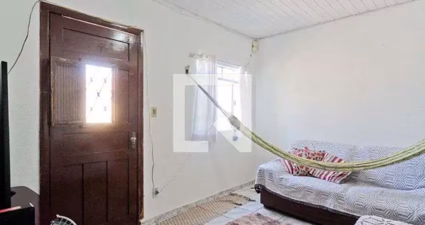 Casa à Venda - Jardim Peri, 3 Quartos,  250 m2