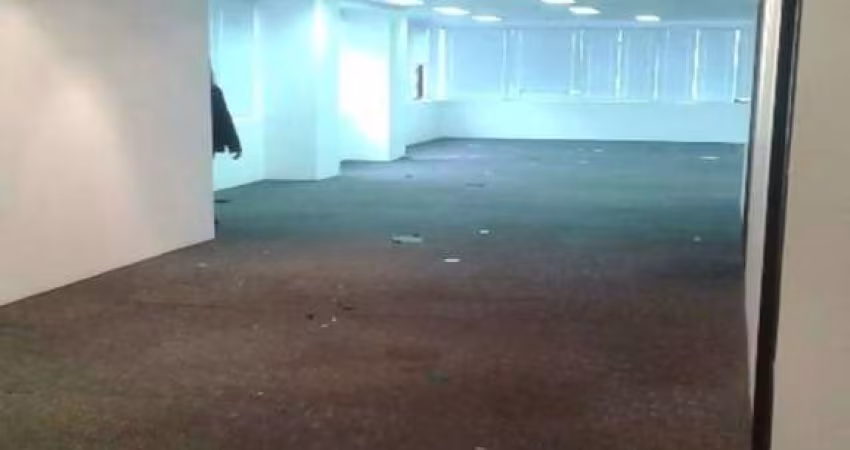 Conj. Comercial no Condomínio Itamambuca no Brooklin com 223m² 2 salas 4 banheiros 5 vagas.