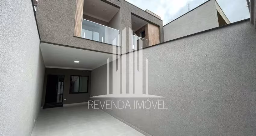 Imóvel Exclusivo na Vila Carrão: Casa à Venda com 3 Quartos, 3 Suítes e 2 Vagas de Garagem em São Paulo-SP.