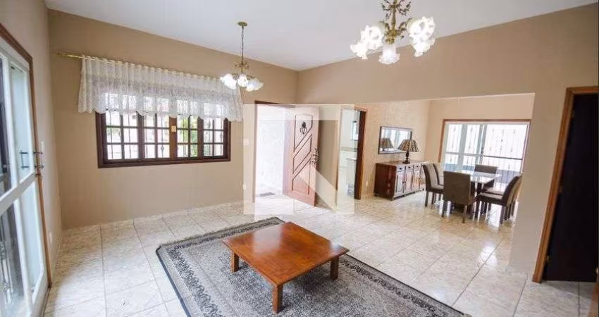 Casa à Venda - Bom Retiro, 3 Quartos,  365 m2