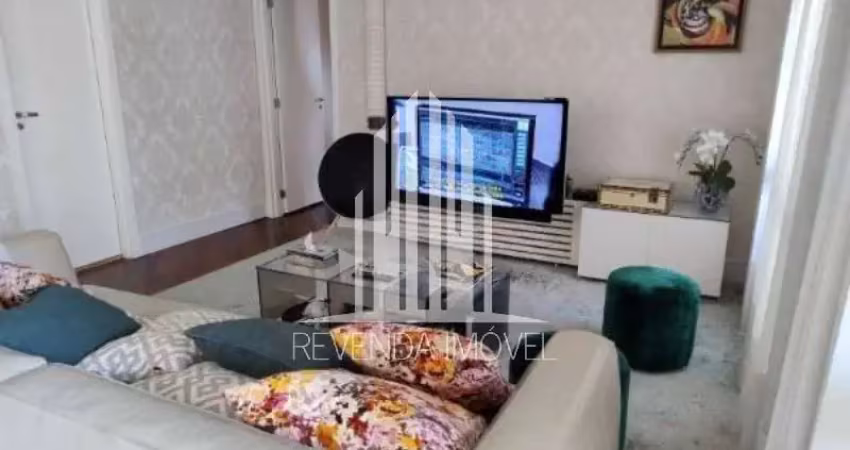 Venha morar no apartamento dos seus sonhos!   Localizado em um dos bairros mais charmosos da cidade, este incrível apartamento de 3 quartos, 3 suítes,