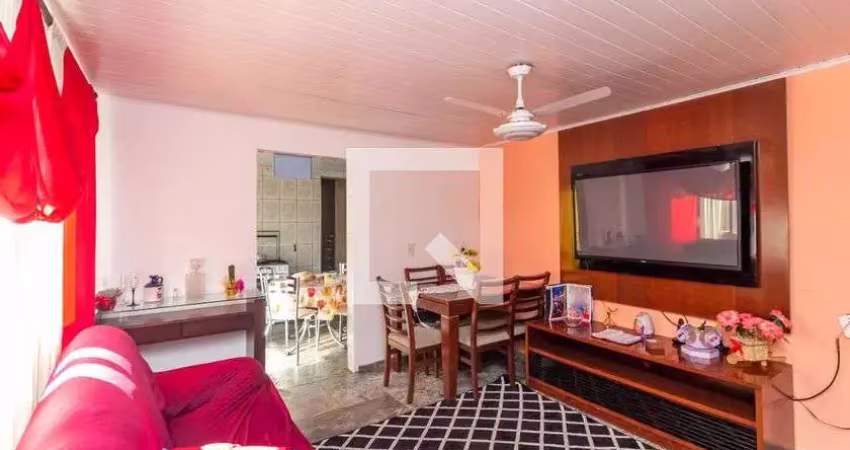Casa com 2 quartos à venda na Rua Alderico Alves de Freitas, --, Vila Carmosina, São Paulo