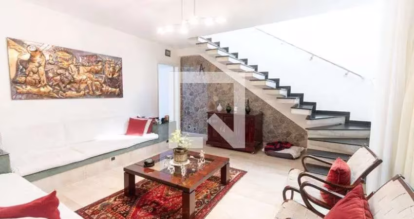 Casa com 3 quartos à venda na Rua Henrique Elkis, --, Vila Romana, São Paulo