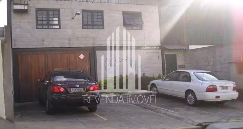 Barracão / Galpão / Depósito à venda na Rua Adalberto de Matos, --, Vila Ernesto, São Paulo