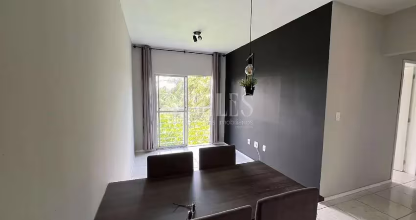 Oportunidade semi mobiliado no bairro itaipava. condomínio com piscina!
