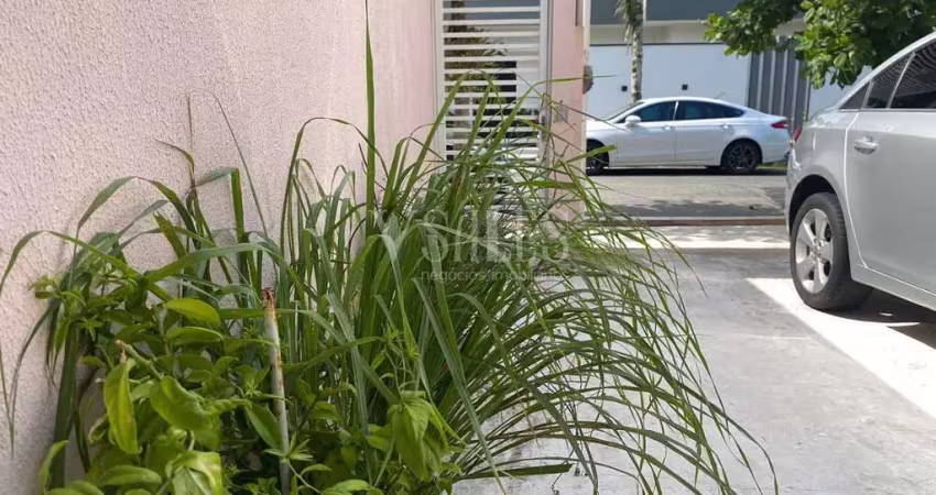 Casa com 3 quartos para alugar na Rua Dinah de Queiroz, Praia dos Amores, Balneário Camboriú