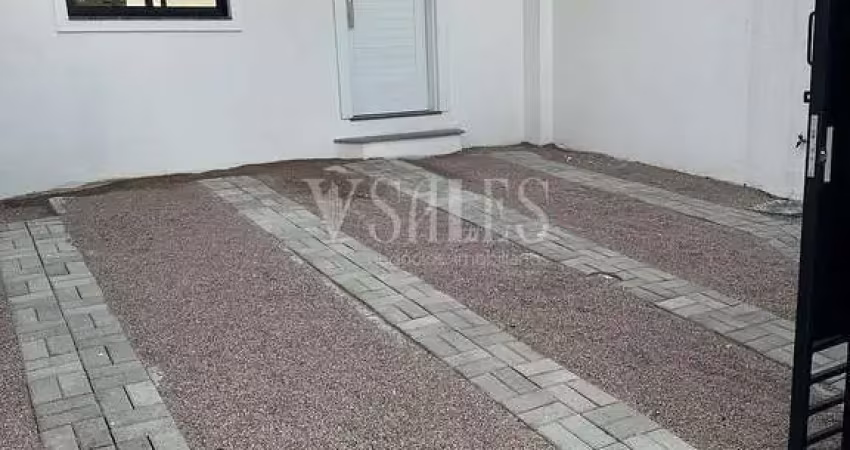 Casa com arquitetura neoclássica, alto padrão de acabamento e excelente localização!