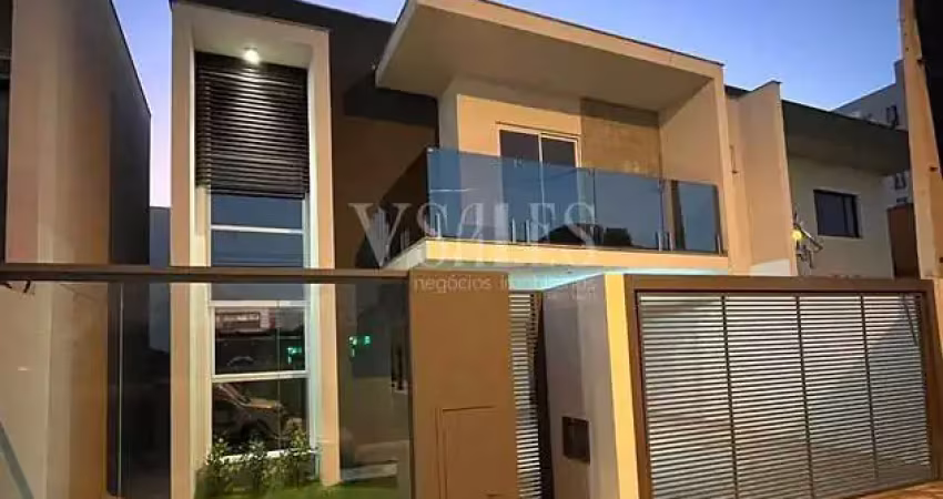 Casa aconchegante geminada com 3dormitórios 3suítes