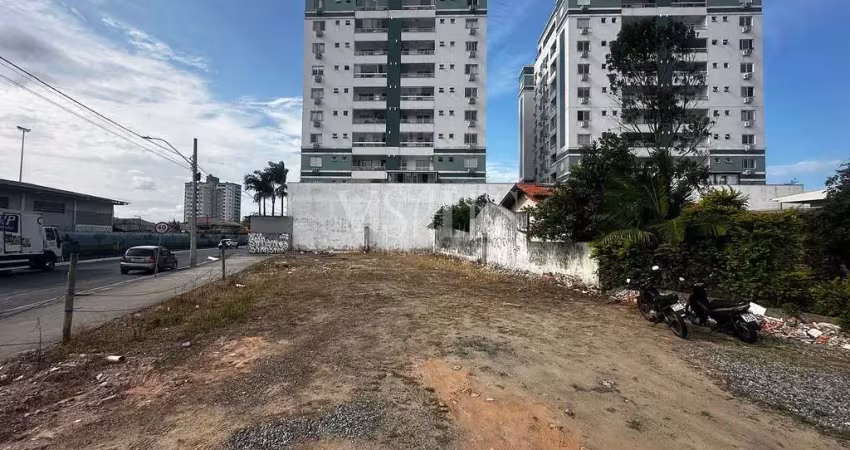 Terreno à venda na Rua Heitor Liberato, São João, Itajaí