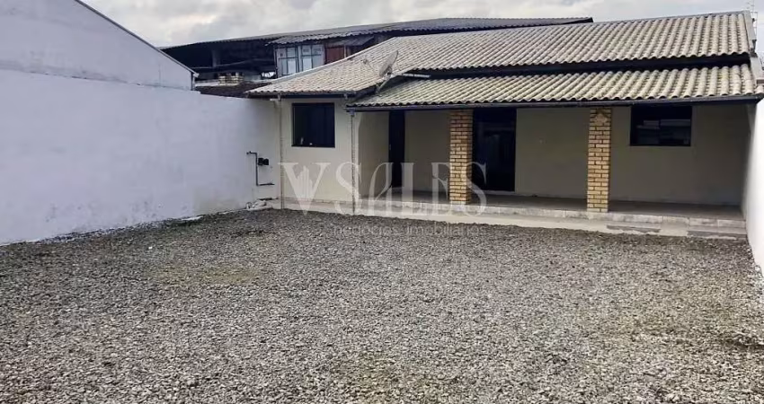 Excelente terreno 200 m² com casa de um dormitório nos fundos