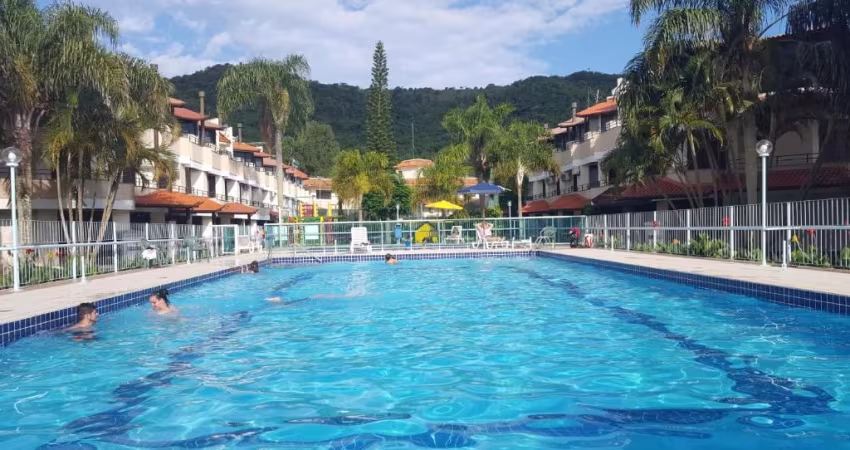 Casa Triplex, Cachoeira do Bom Jesus com Acesso à Praia
