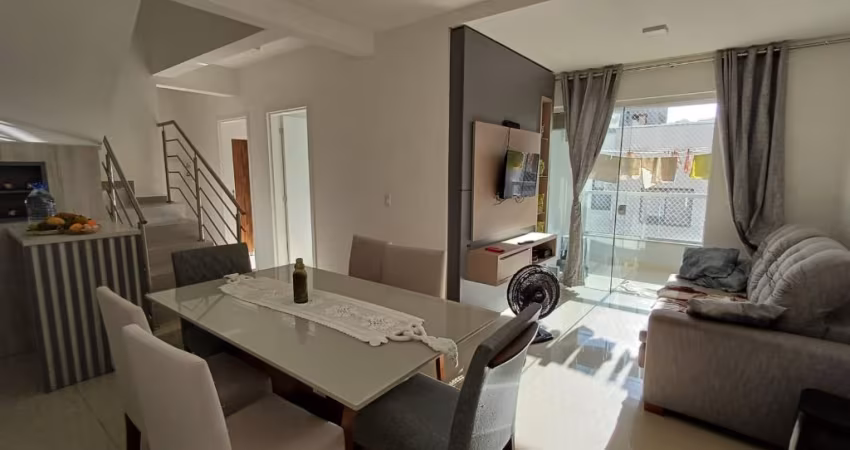 Apartamento Duplex com 3 Dormitórios a  uma Quadra do Mar, Ingleses