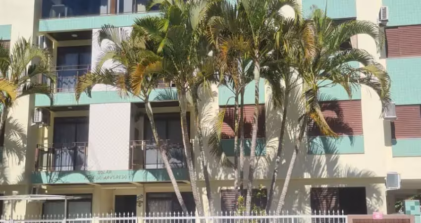 Apartamento à venda: 2 dormitórios - 300 metros do mar.