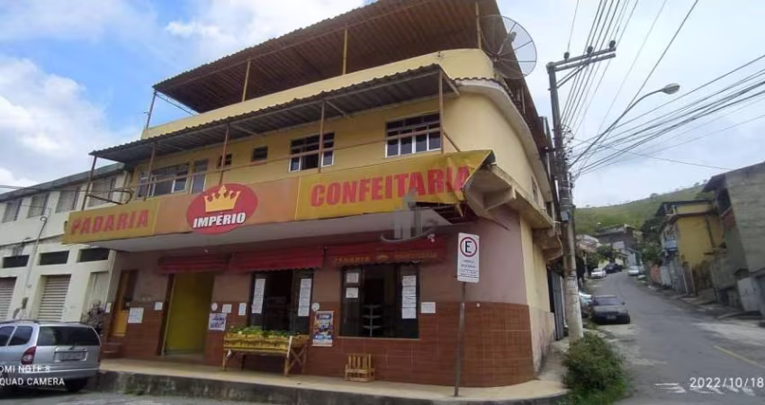 Excelente imóvel composto por um apartamento e uma loja no bairro Açude II, em Volta Redonda!!!.