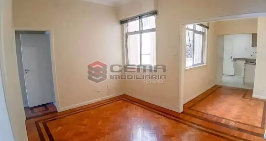 Apartamento com 2 quartos para alugar na Rua Buarque de Macedo, Flamengo, Rio de Janeiro