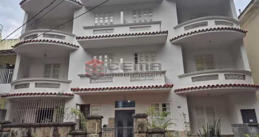 Apartamento com 3 quartos à venda na Rua Canavieiras, Grajaú, Rio de Janeiro
