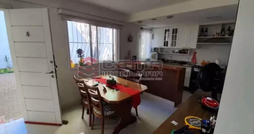Casa em condomínio fechado com 2 quartos à venda na Rua do Catete, Catete, Rio de Janeiro
