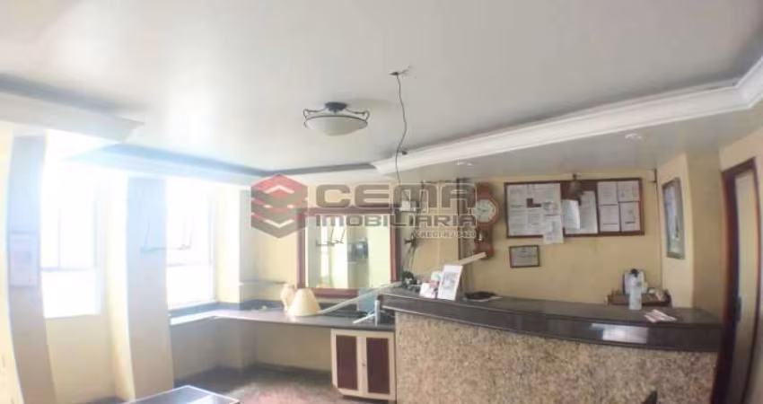 Prédio com 1 sala para alugar na Rua Correa Dutra, Flamengo, Rio de Janeiro