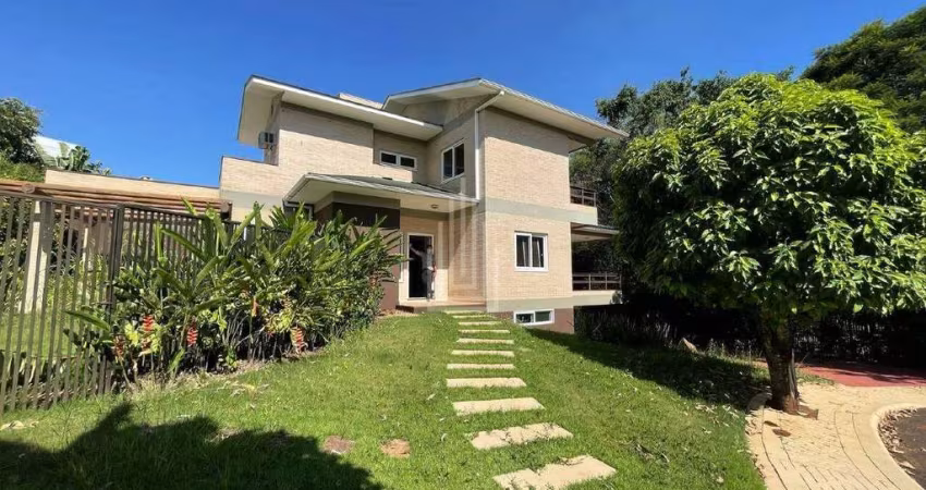 Excelente sobrado no Condomínio Residencial Country Iguaçu em Foz do Iguaçu