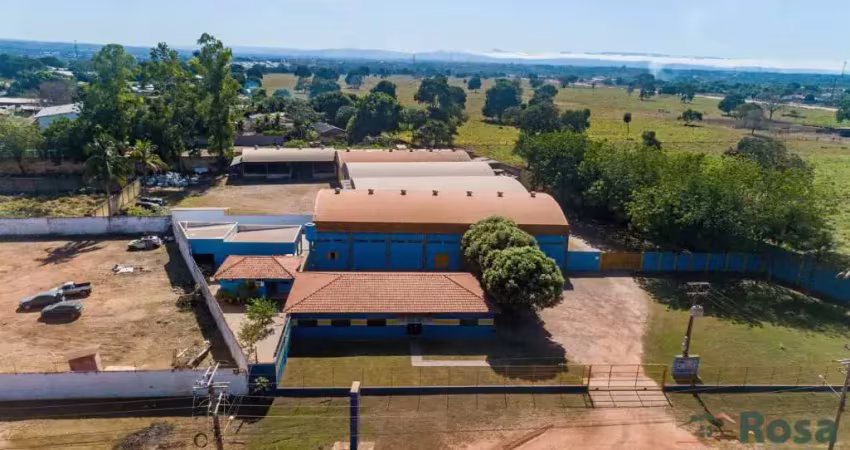 Amplo prédio comercial com 5 galpões, sala de reuniões, refeitório e estacioamento, no distrito indutrial, cuiabá. - im7851