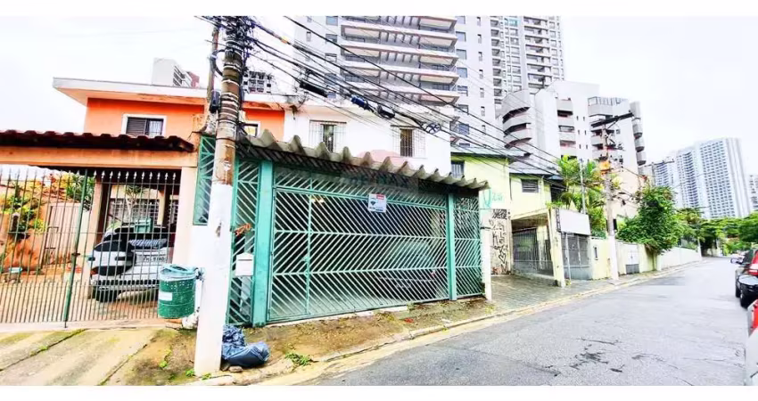 Sobrado Brooklin 3 dormitórios, 3 banheiros, edícula, 2 vagas de garagem, quintal por R$749.000,00 paralela a Avenida Roque Petroni Jr, Brooklin