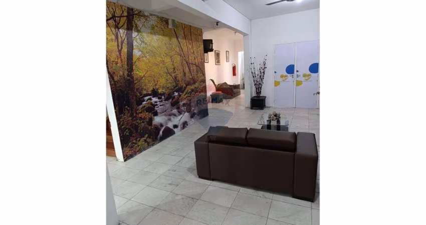 Sobrado Comercial com 330m2 , 9 Salas ,6 Banheiros e 3 Vagas em Santa Cecília. Oportunidade para Investidores