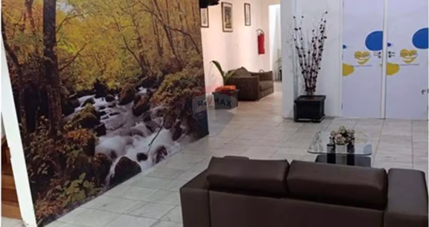 Sobrado comercial com 330m2 , 9 salas ,6 banheiros e 3 vagas em santa cecília. oportunidade para investidores