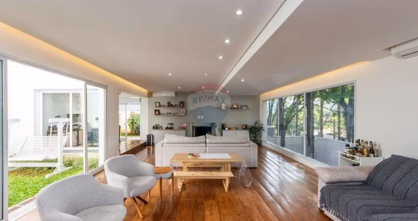Casa em terreno de 538m2 no Jardim Marajoara 4 suítes 5 banheiros 4 vagas R$2.600.000,00