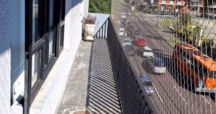 Lindo , amplo e  ensolarado apartamento no mercês com 145 m2.